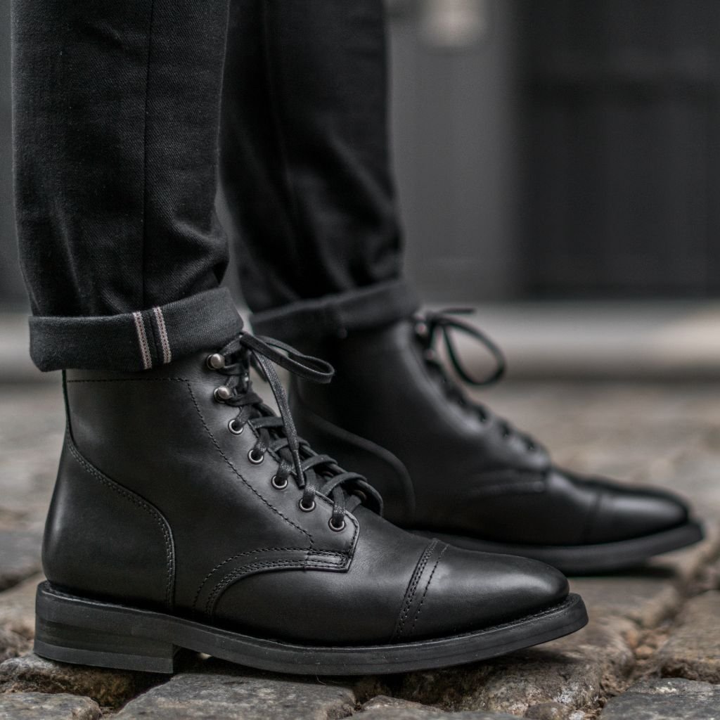 captain | black
