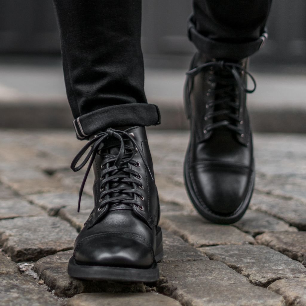 captain | black