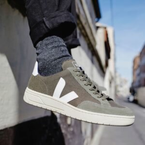 V-12 Sneaker in Mesh Olive from Veja